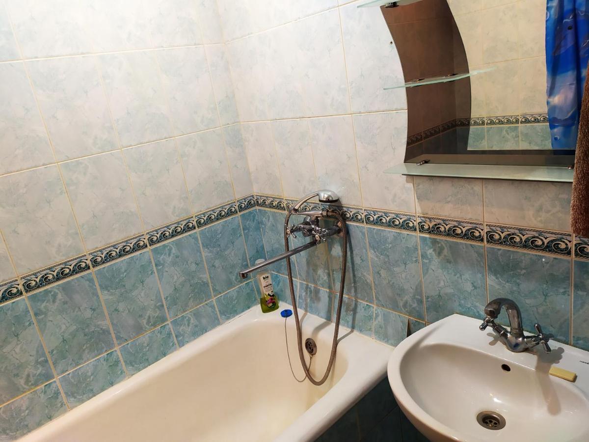 Ильинская 3К Посуточно Почасово Apartment Sumy Exterior photo