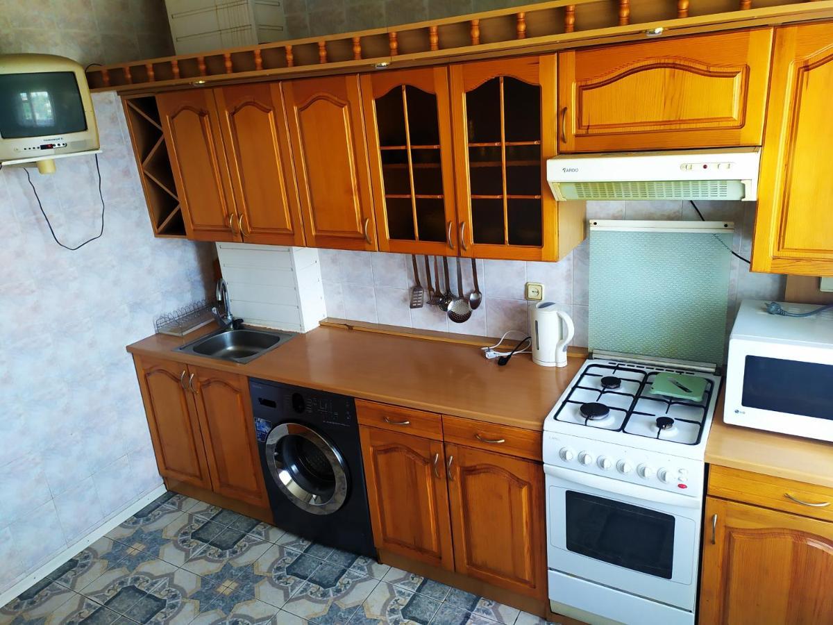 Ильинская 3К Посуточно Почасово Apartment Sumy Exterior photo